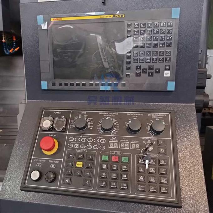 Petite machine de centre d'usinage CNC à quatre axes VMC640 4