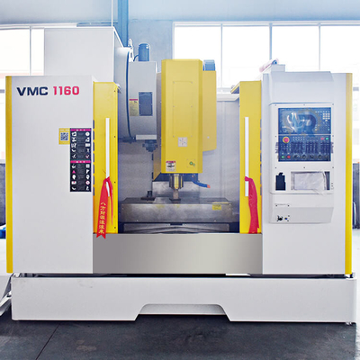 Machine Mini Vertical Machining Center BT40 de l'axe VMC de la commande numérique par ordinateur 4