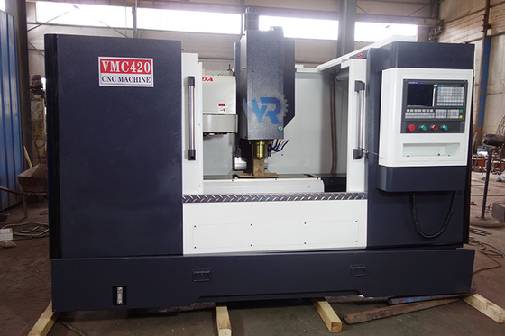 VMC420 machine à fraisage de centre d'usinage vertical à commande numérique 380V 50HZ