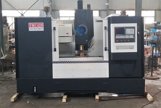 VMC420 machine à fraisage de centre d'usinage vertical à commande numérique 380V 50HZ