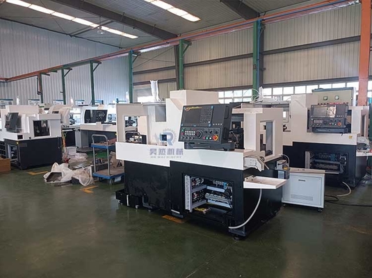 Machine à tourner CNC automatique de précision avec système de contrôle Fanuc SYNTECs Sm205