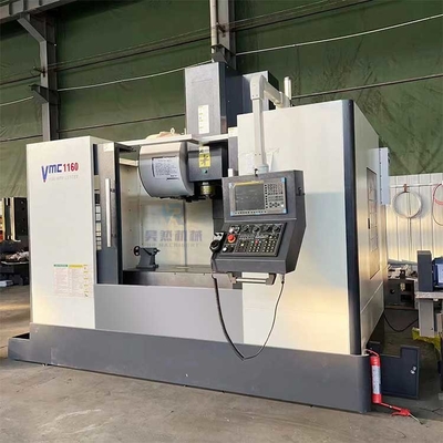 Machine de fraisage CNC Vmc1160 Centre d'usinage CNC vertical avec broche Bt40