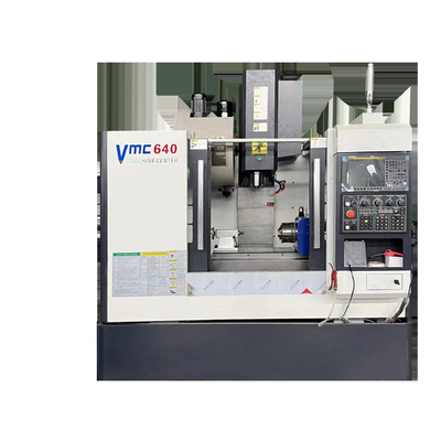 Centres d'usinage verticaux CNC de petite taille VMC640 Centre d'usinage à quatre axes